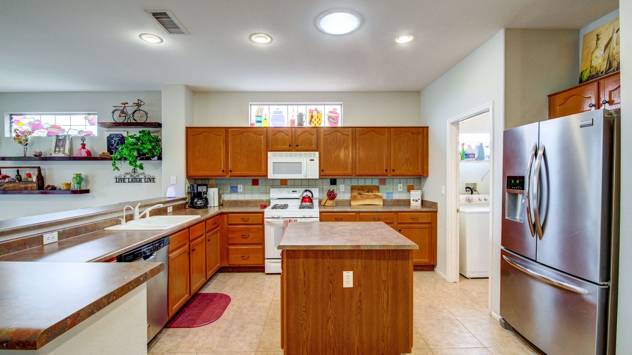 Photo of Kitchen in Desert Breeze