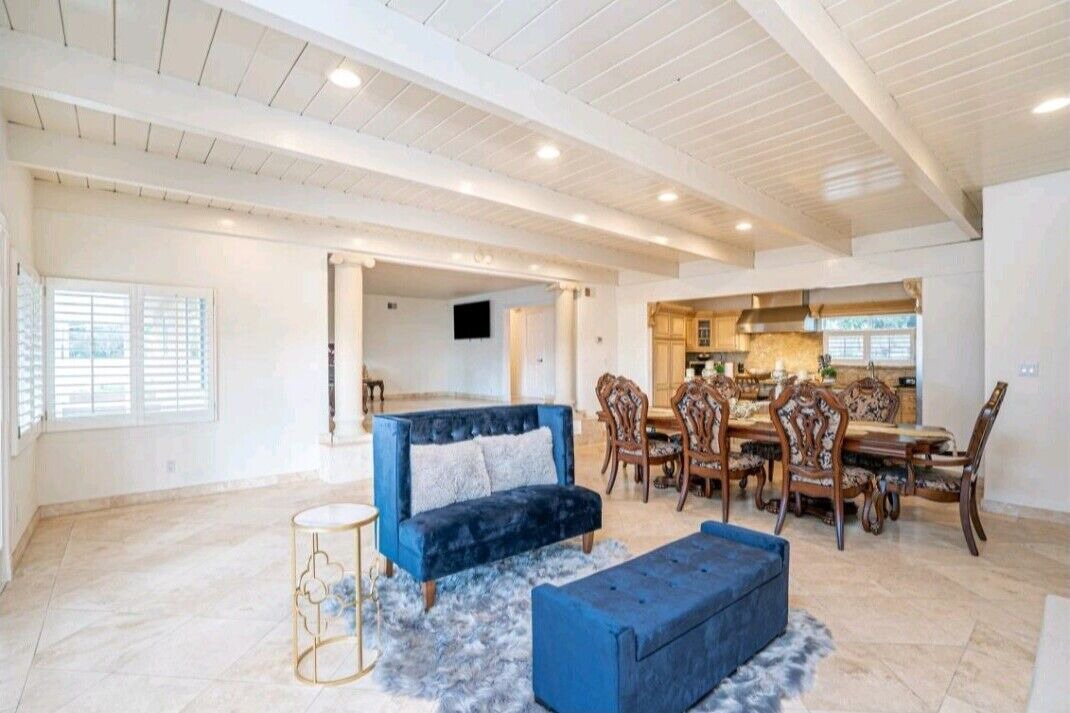 Photo of Livingroom in Spring Valley