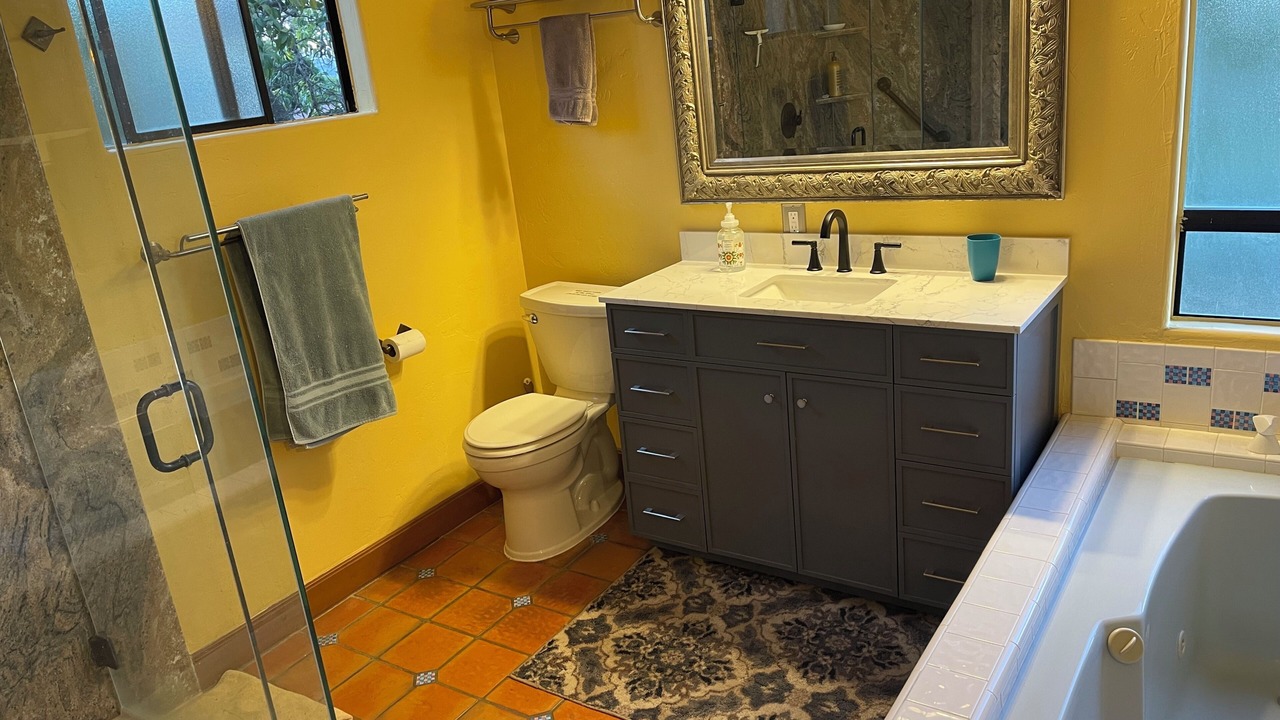 Photo of Bathroom in Loma Alta