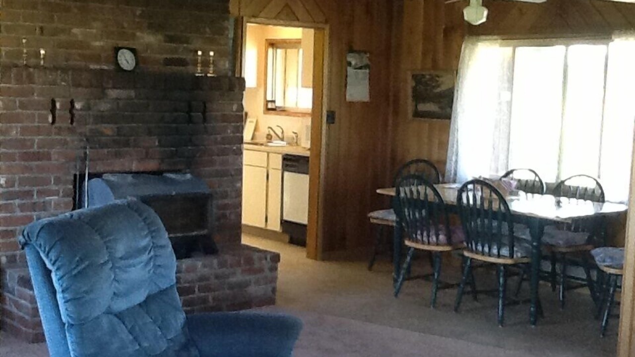 Photo of Bedroom in Chiloquin