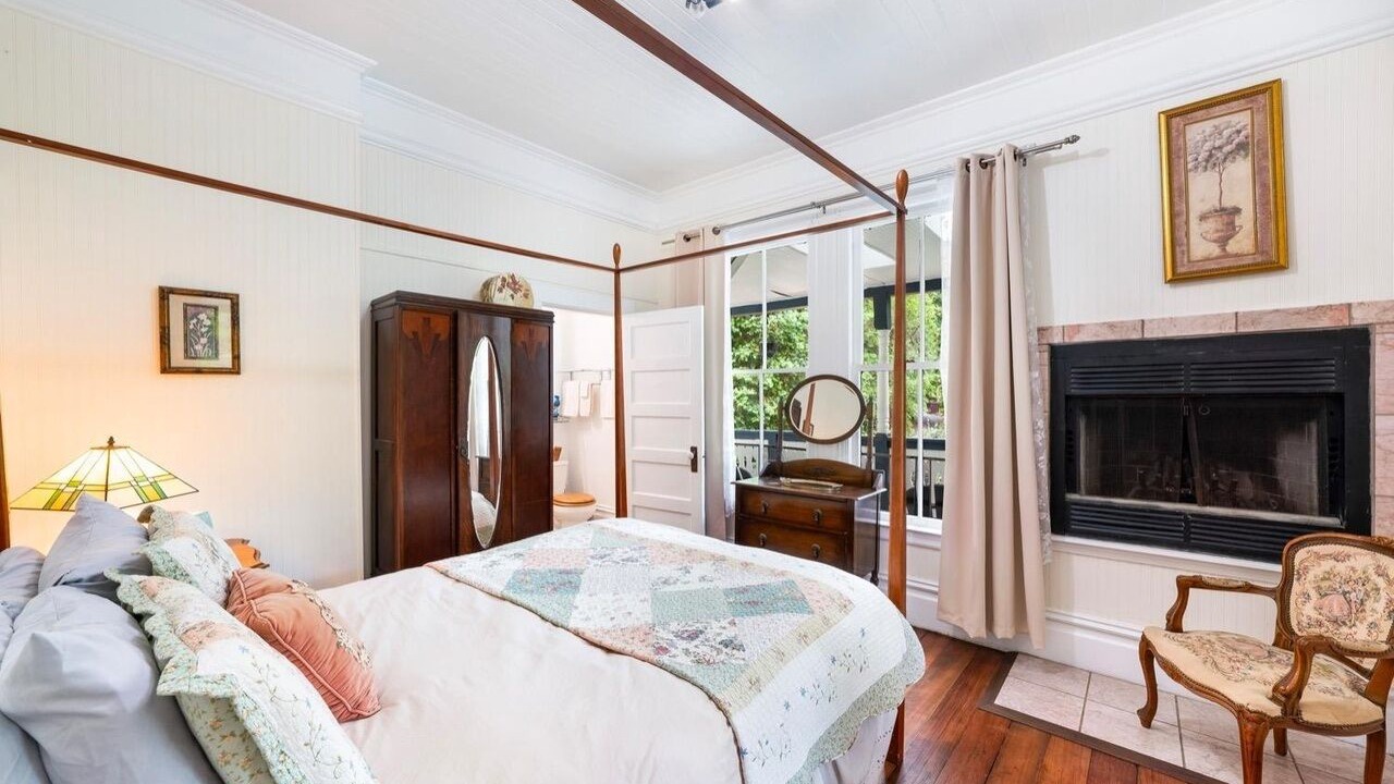 Photo of Bedroom in Guerneville