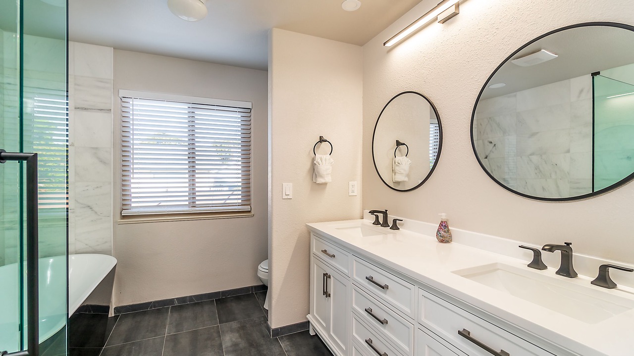 Photo of Bathroom in Cayucos
