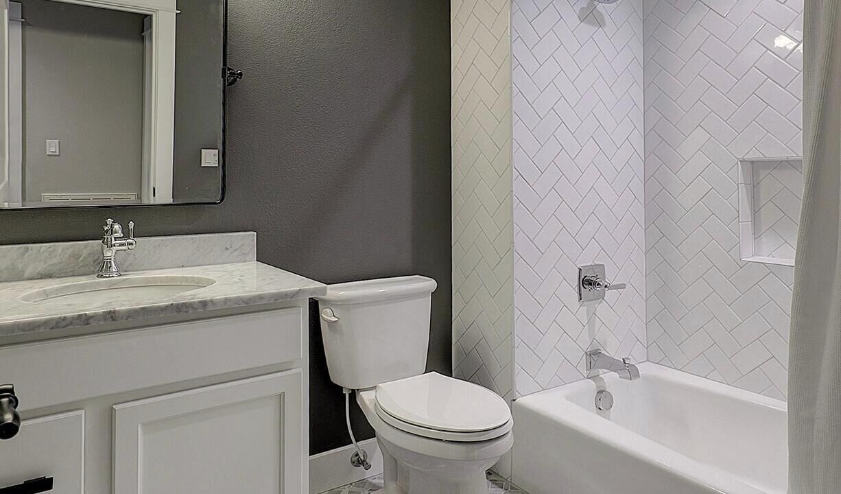 Photo of Bathroom in West Haven-Sylvan