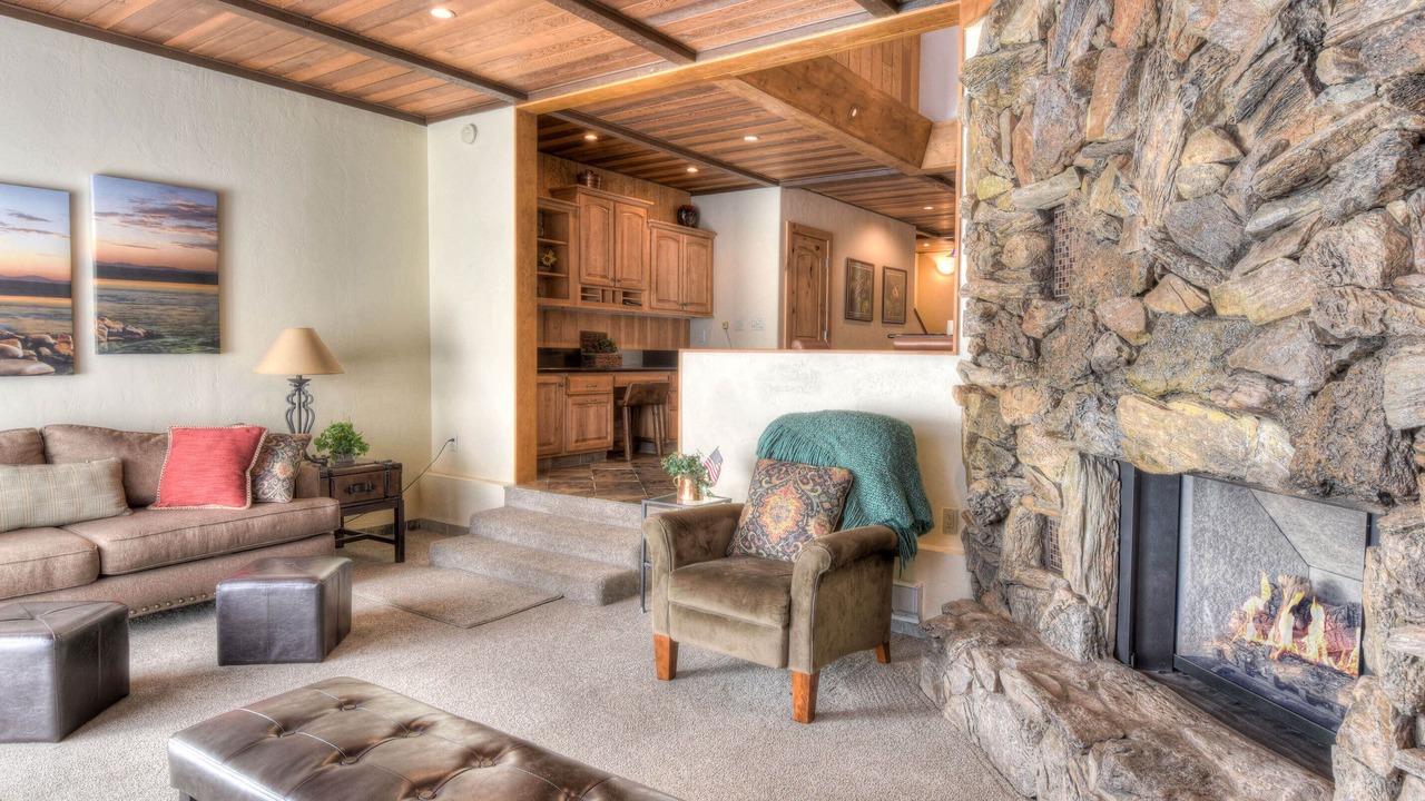 Photo of Livingroom in Brockway