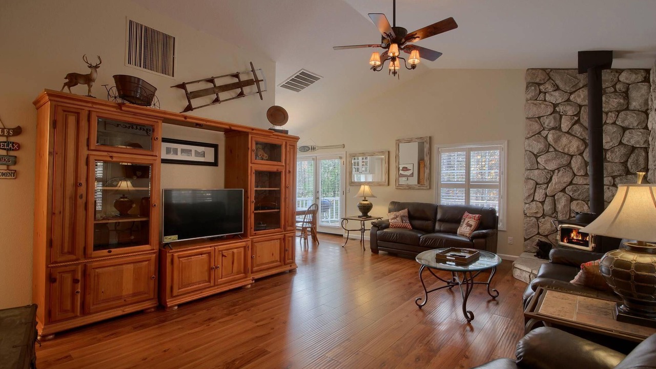 Photo of Bedroom in Bass Lake