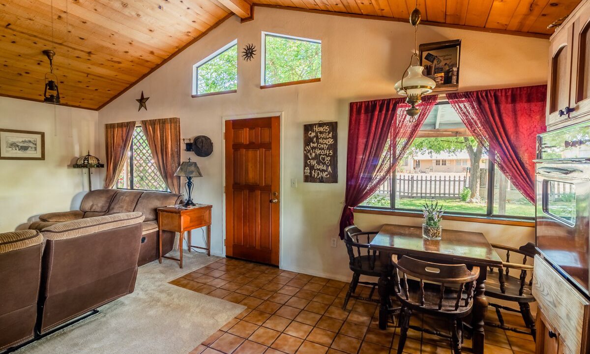 Photo of Livingroom in Bradley
