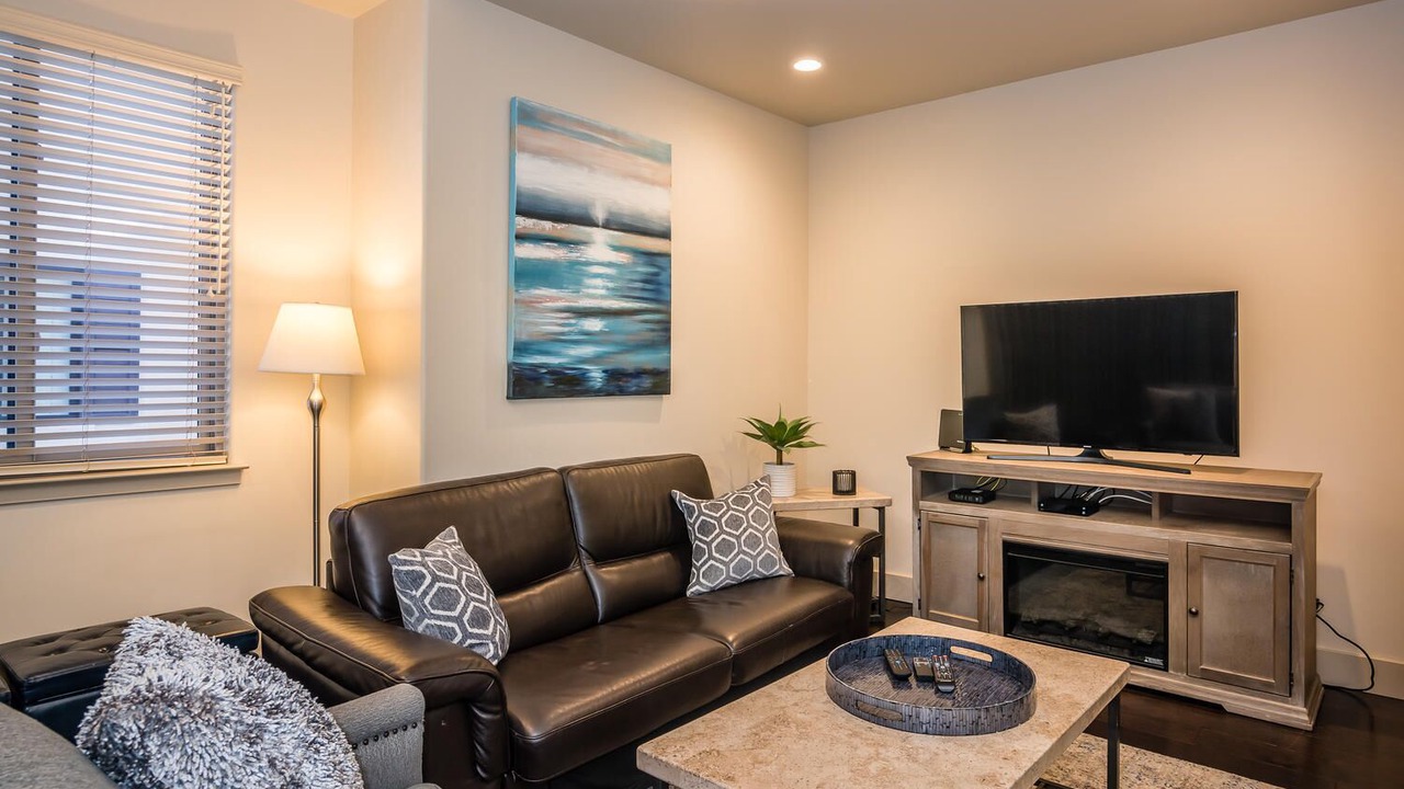Photo of Livingroom in Downtown