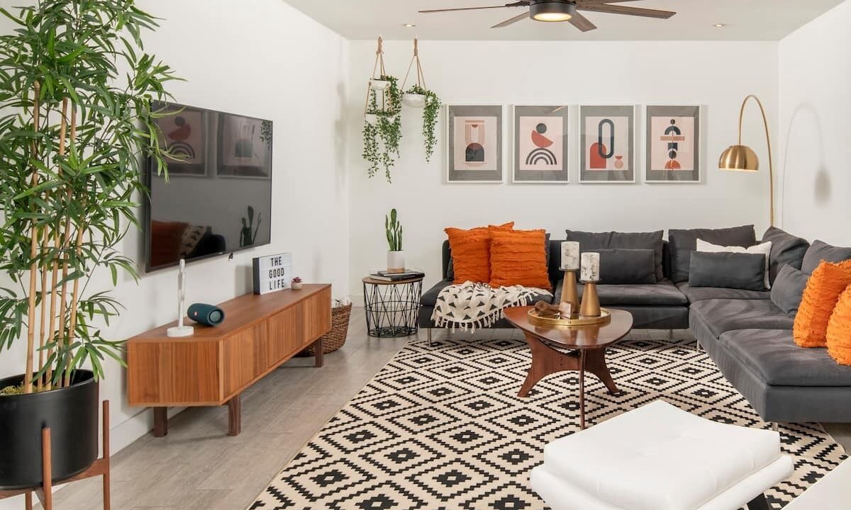 Photo of Livingroom in New Papago Parkway