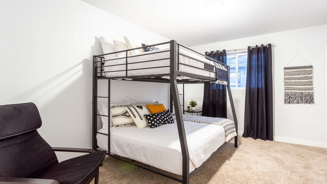 Photo of Bedroom in New Papago Parkway