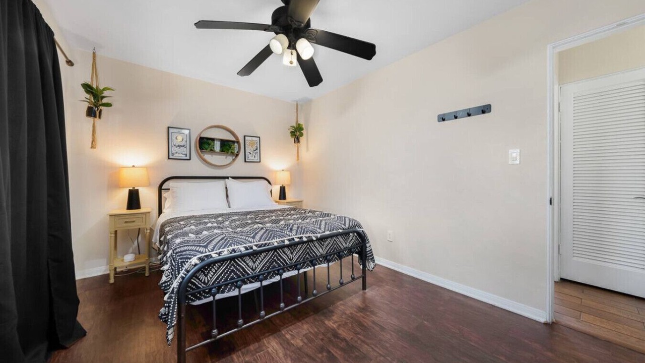 Photo of Bedroom in Crown Point