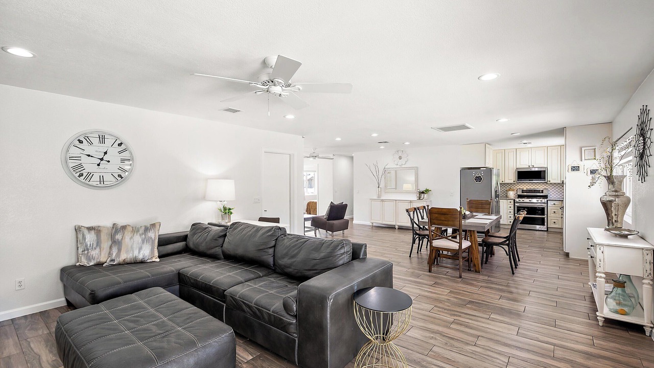 Photo of Livingroom in Gilbert