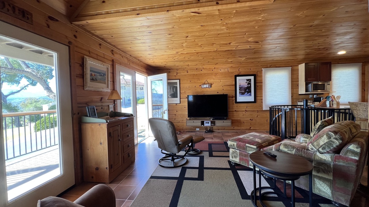 Photo of Livingroom in Oak Shores