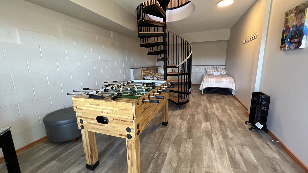 Photo of Bedroom in Oak Shores