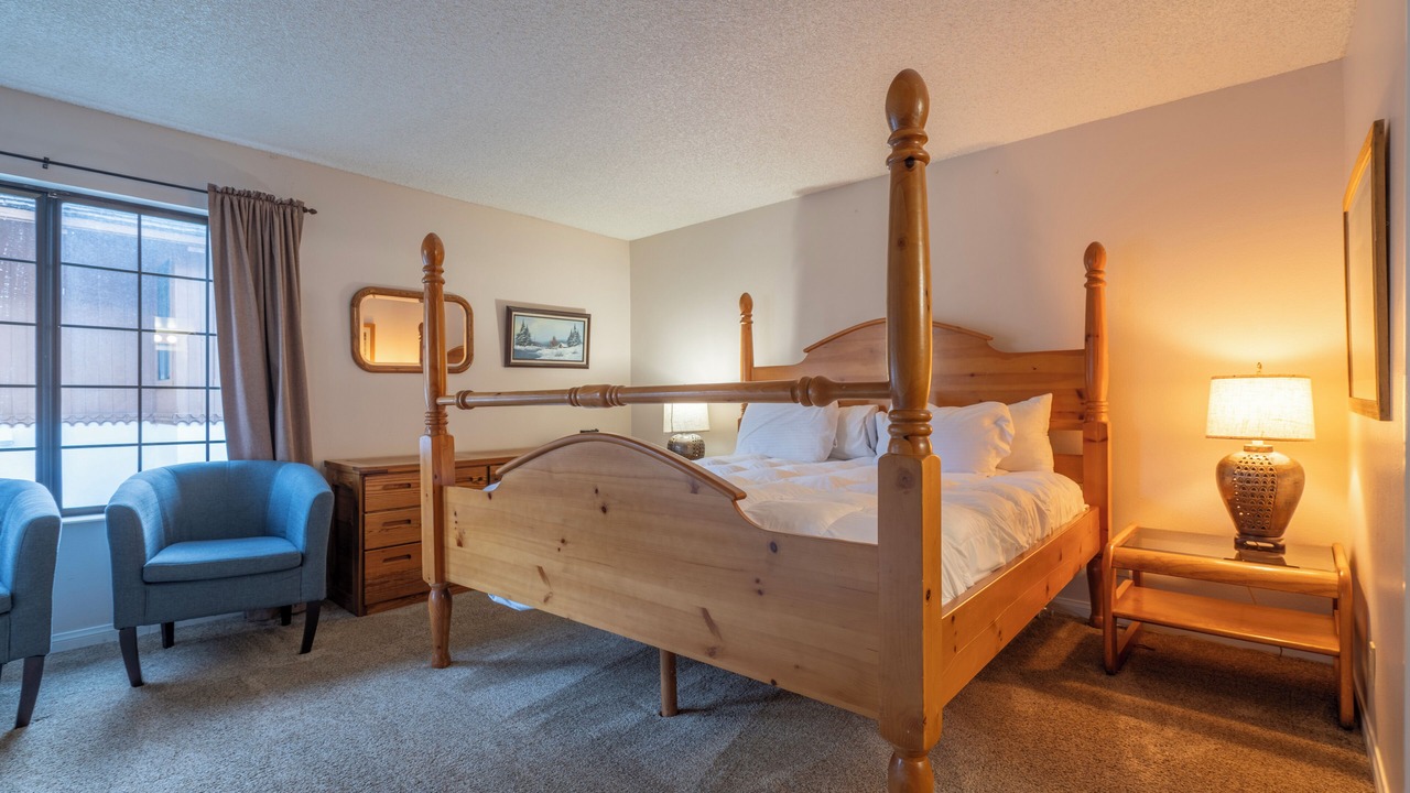 Photo of Bedroom in June Lake