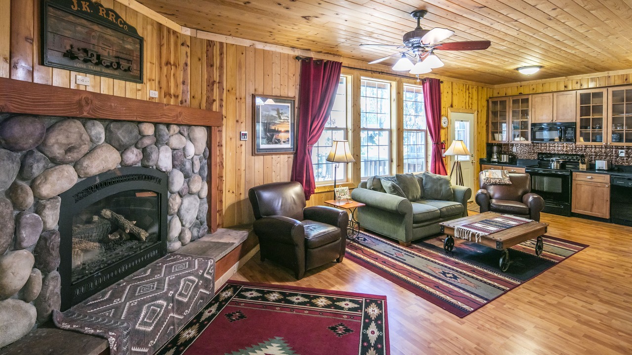 Photo of Livingroom in Fish Camp