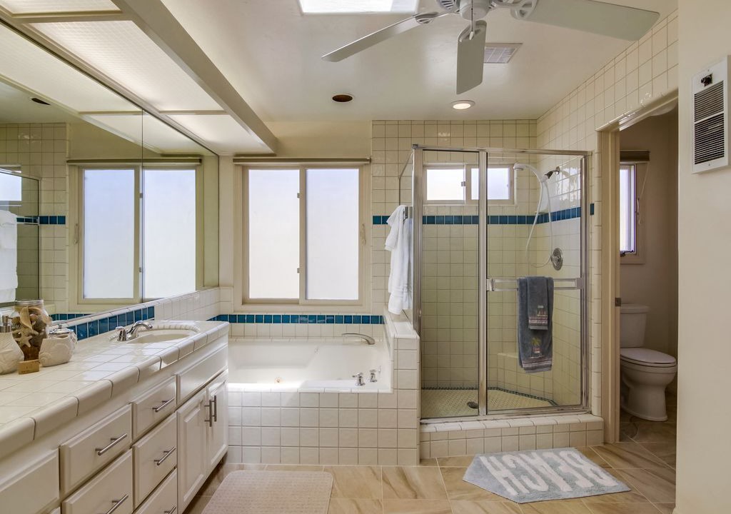 Photo of Bathroom in Central Mission Beach