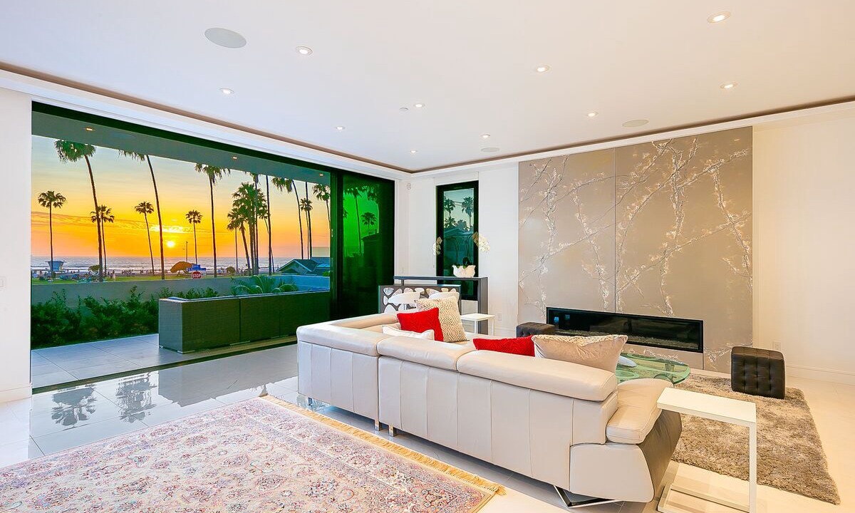 Photo of Livingroom in La Jolla Shores