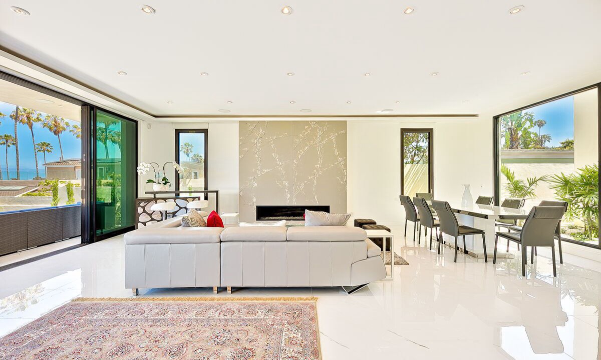 Photo of Livingroom in La Jolla Shores
