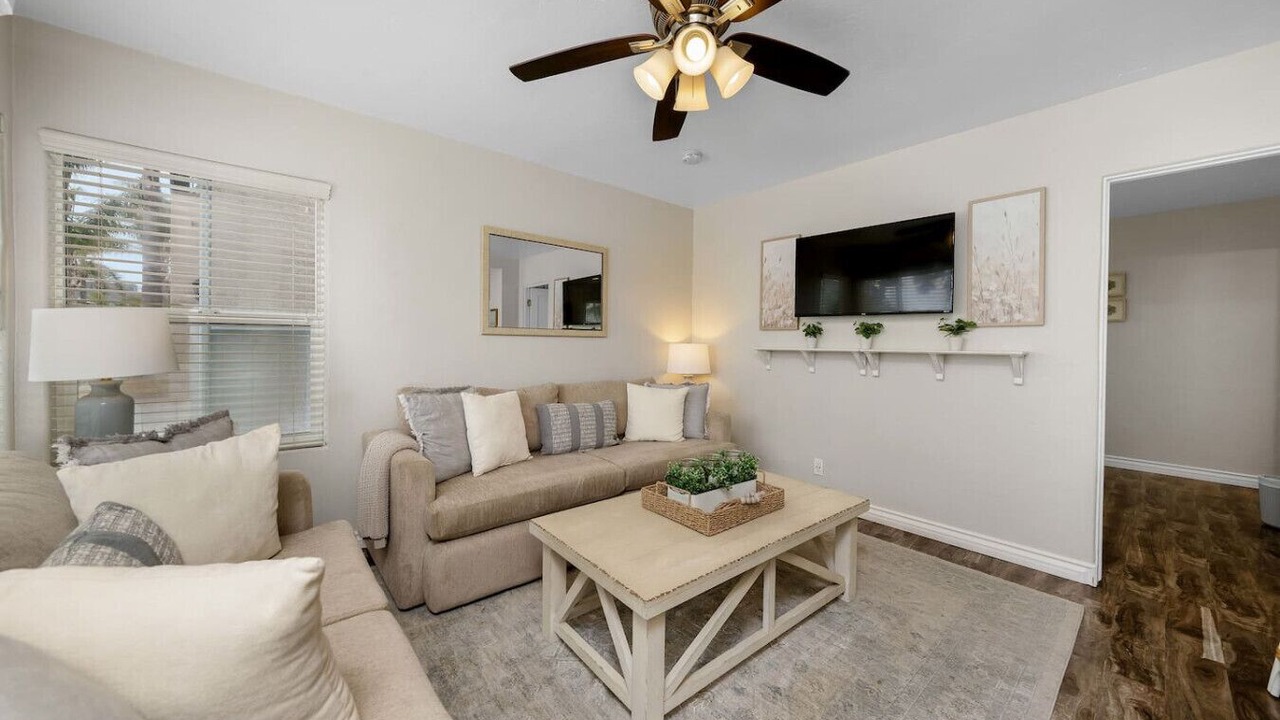 Photo of Livingroom in Mission Beach