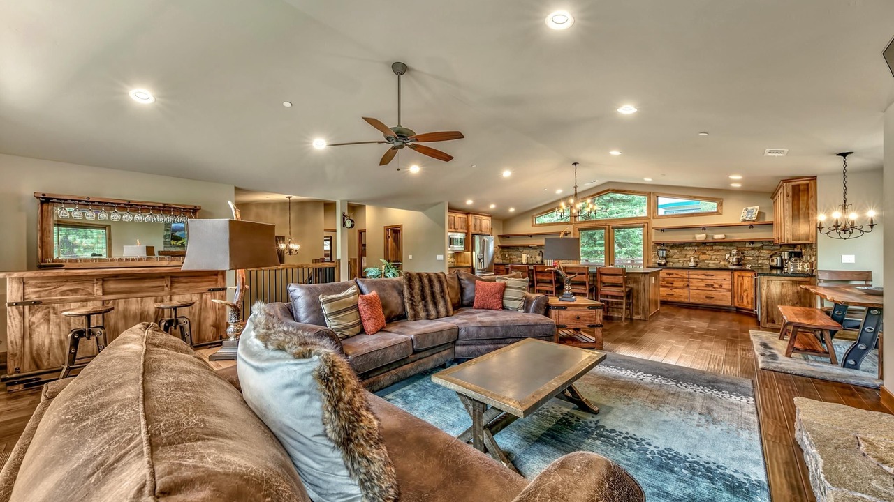 Photo of Livingroom in Montgomery Estates