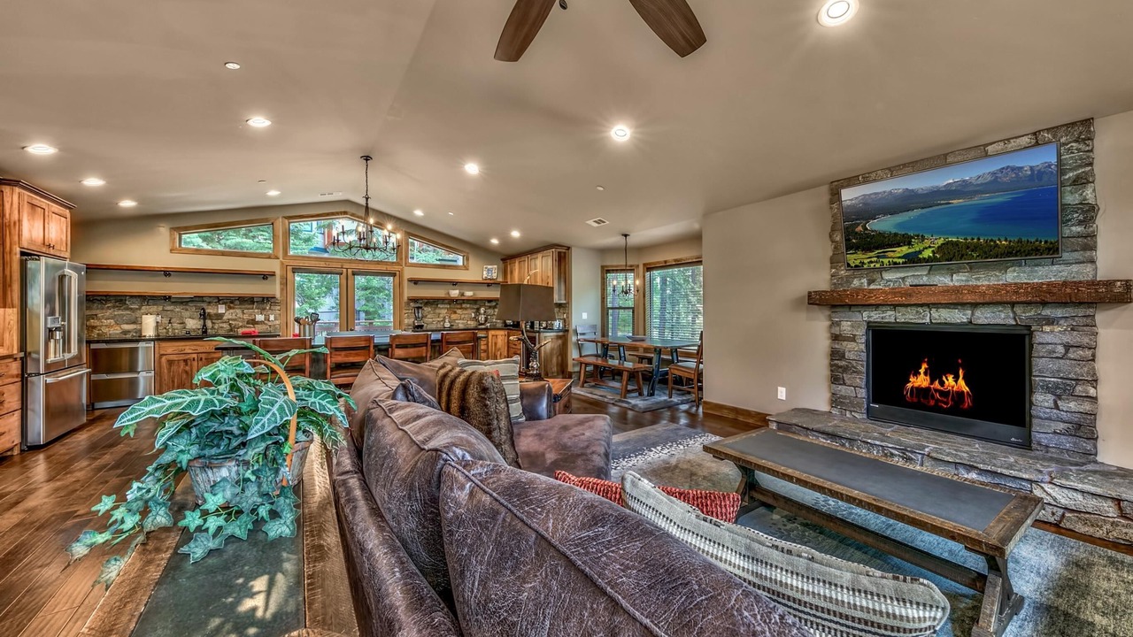 Photo of Livingroom in Montgomery Estates