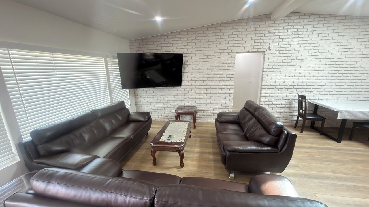Photo of Livingroom in Bostonia