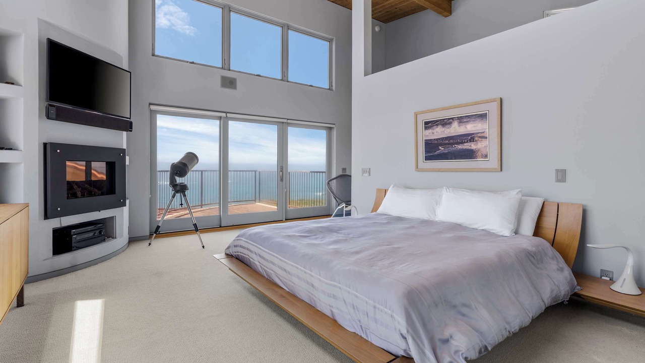 Photo of Bedroom in Gualala