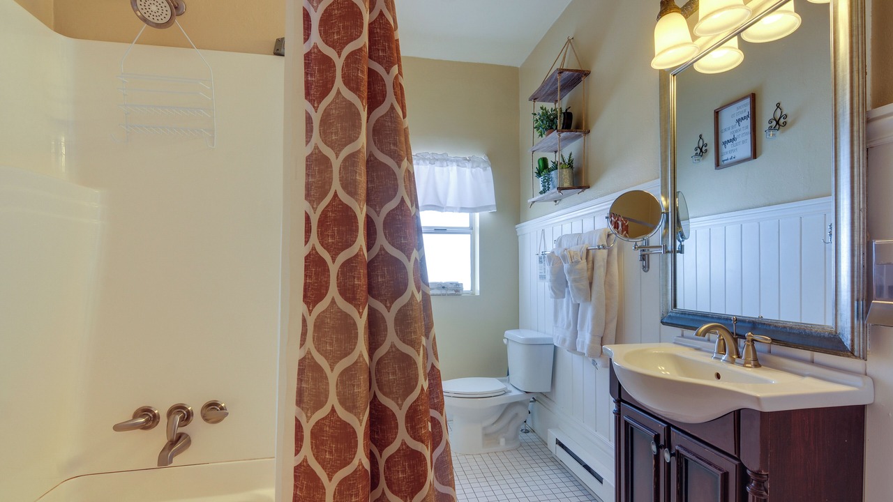 Photo of Bathroom in Cannonville