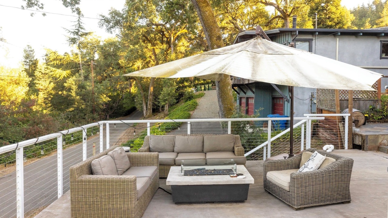 Photo of Patio Balcony in Lexington Hills