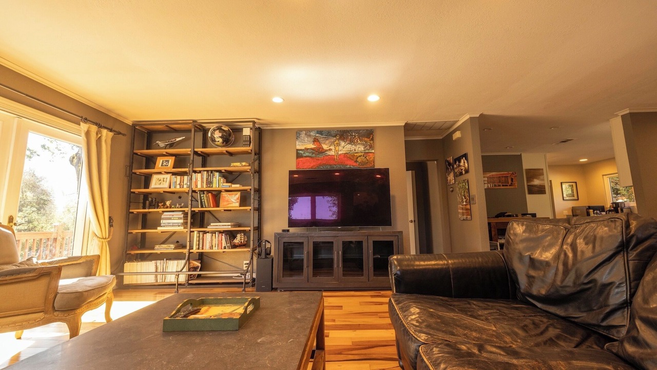 Photo of Livingroom in Lexington Hills