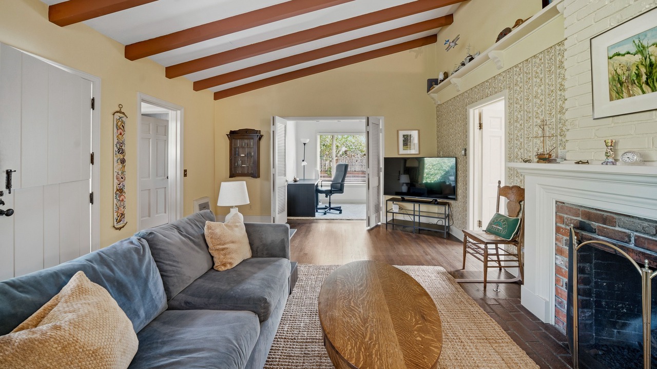 Photo of Livingroom in Carmel Point