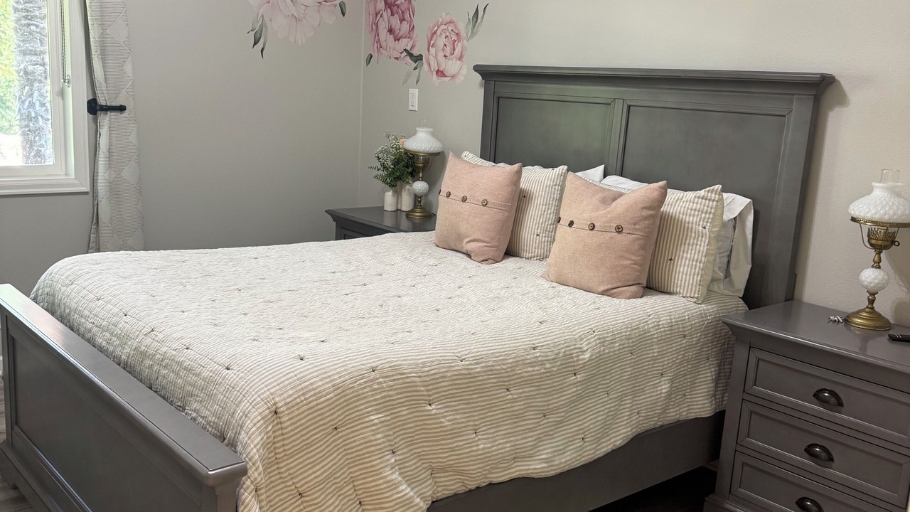 Photo of Bedroom in Newberg
