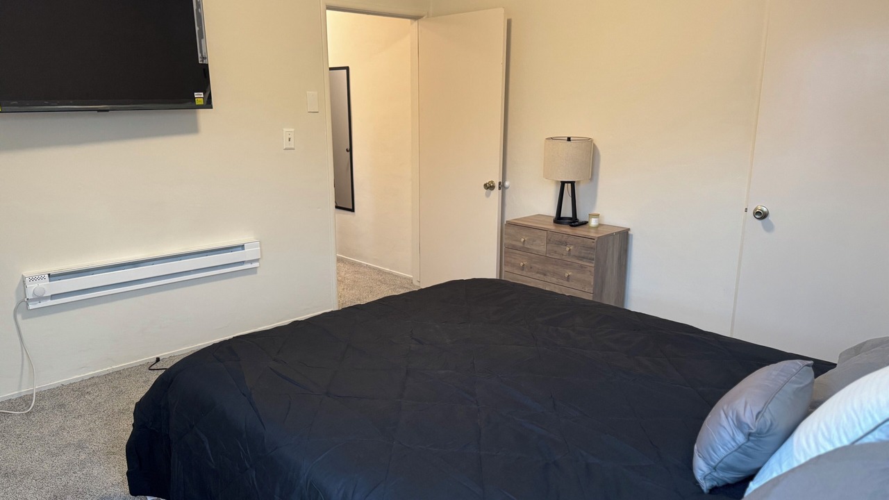 Photo of Bedroom in Upper Telegraph