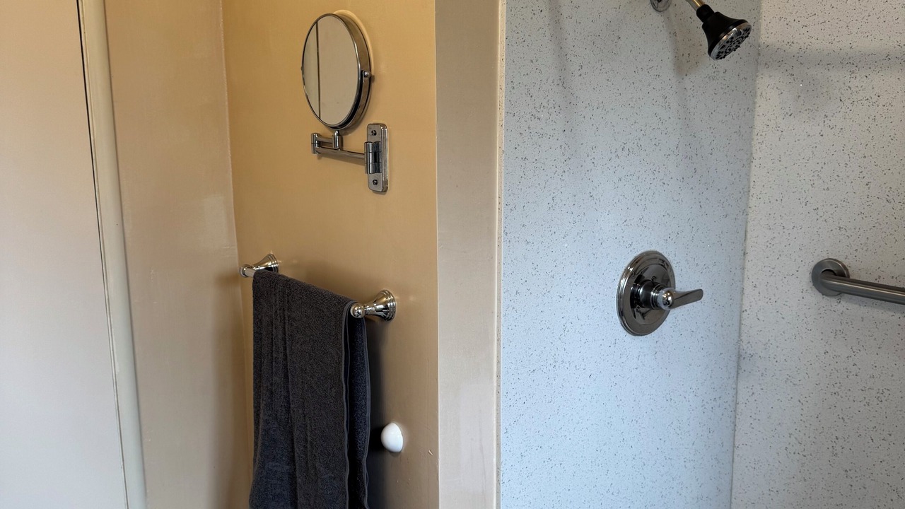 Photo of Bathroom in Upper Telegraph