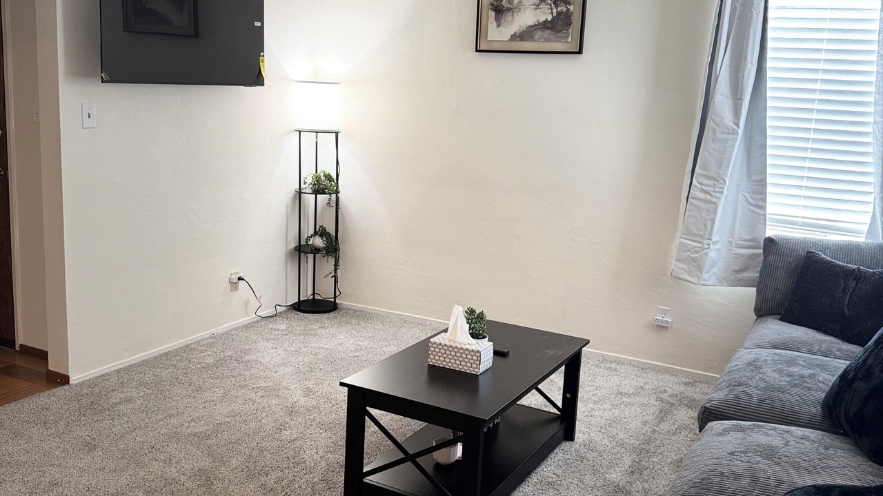 Photo of Livingroom in Upper Telegraph