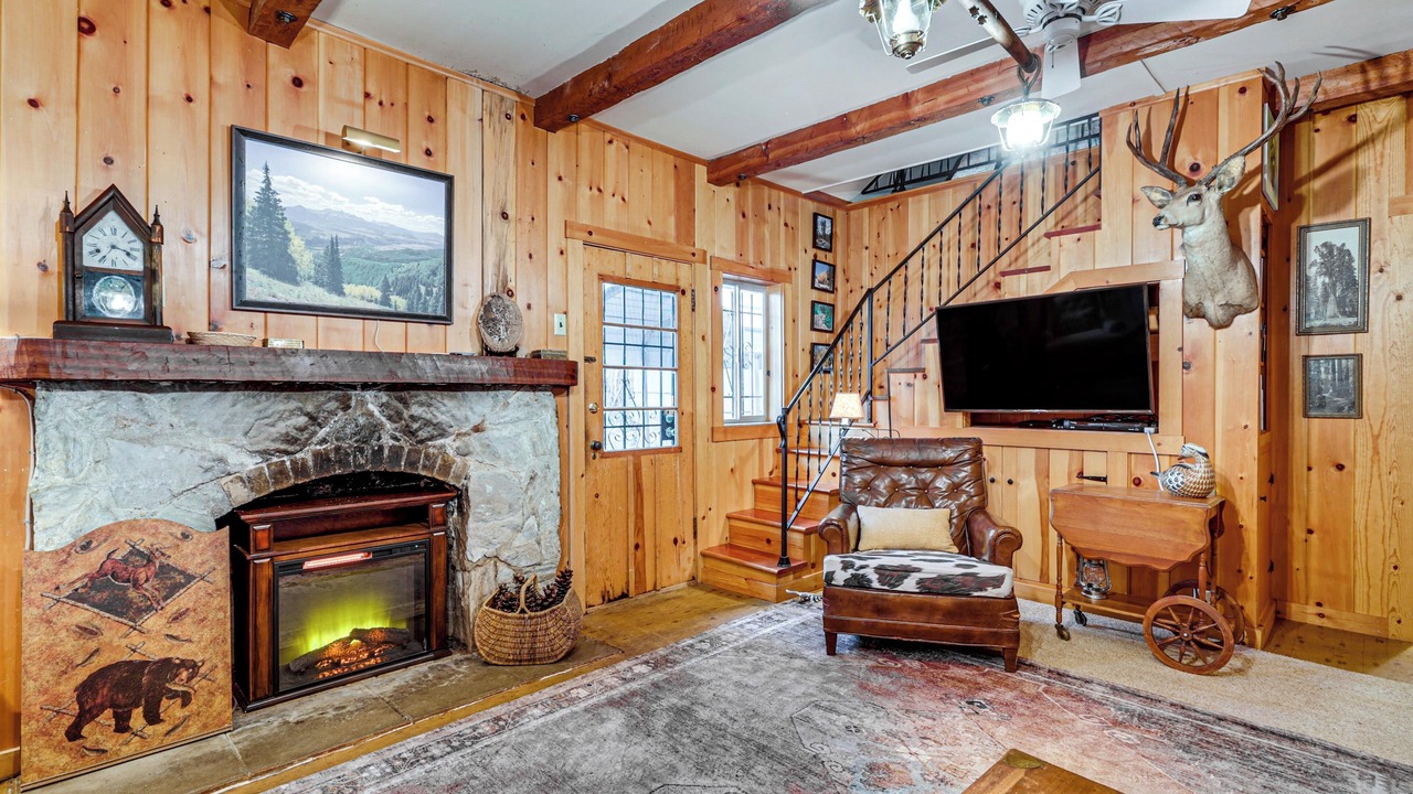 Photo of Livingroom in Camp Nelson