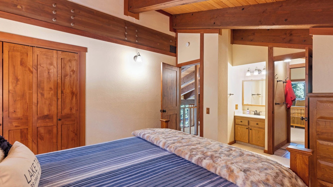 Photo of Bedroom in Alpine Meadows