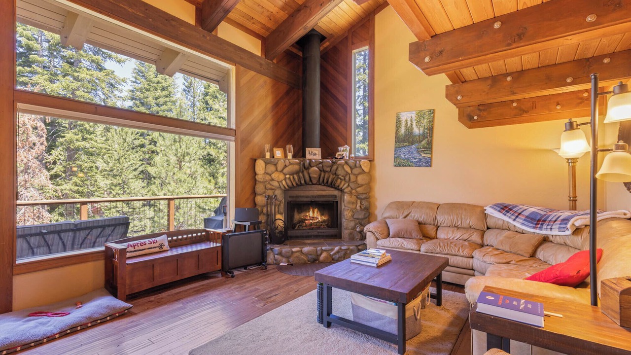 Photo of Livingroom in Alpine Meadows