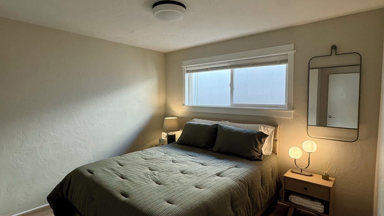 Photo of Bedroom in Amazon