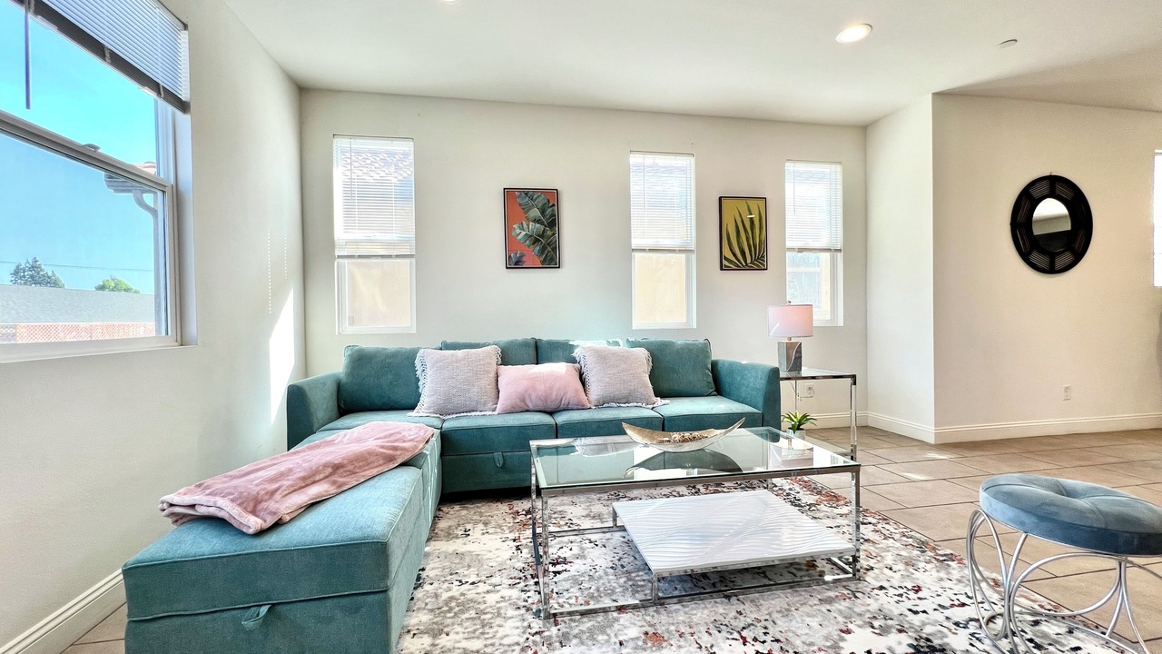 Photo of Livingroom in Baldwin Park