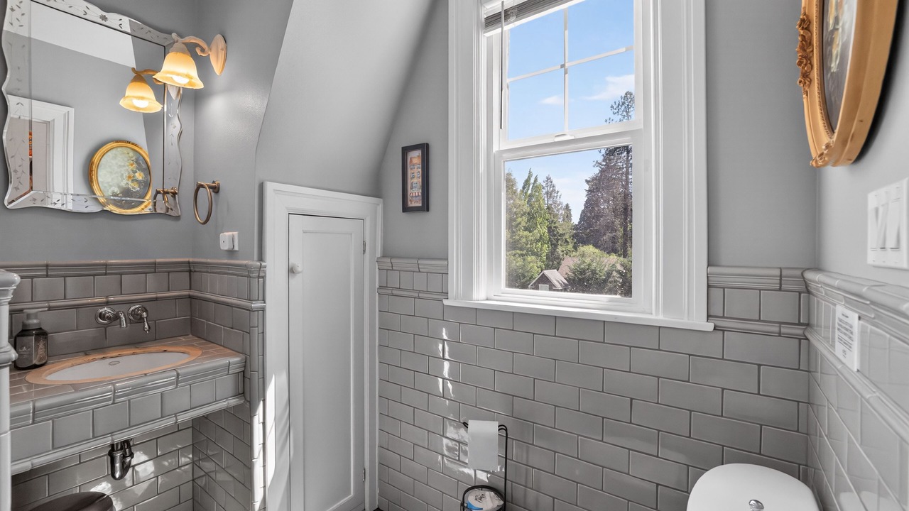 Photo of Bathroom in Oak Grove