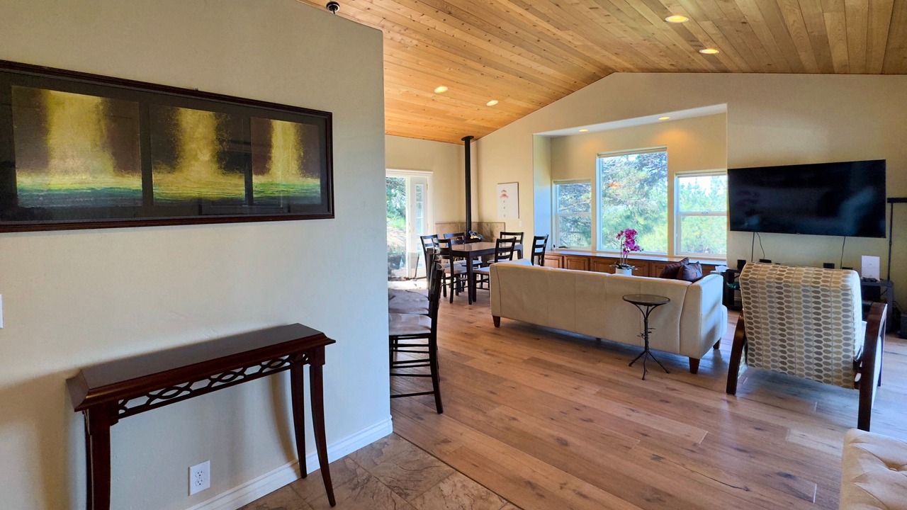 Photo of Livingroom in Gualala
