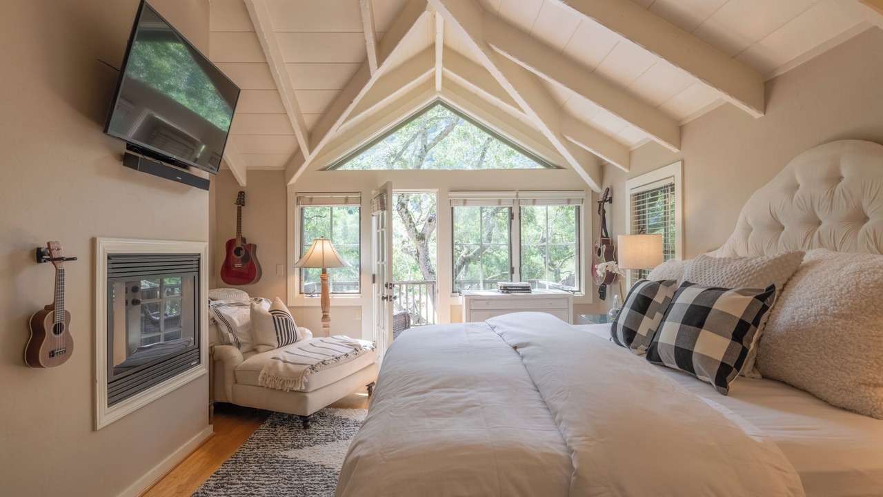 Photo of Bedroom in Carmel Valley