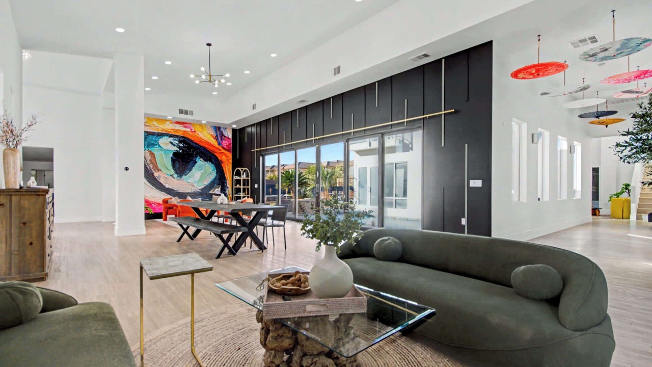 Photo of Livingroom in Enterprise