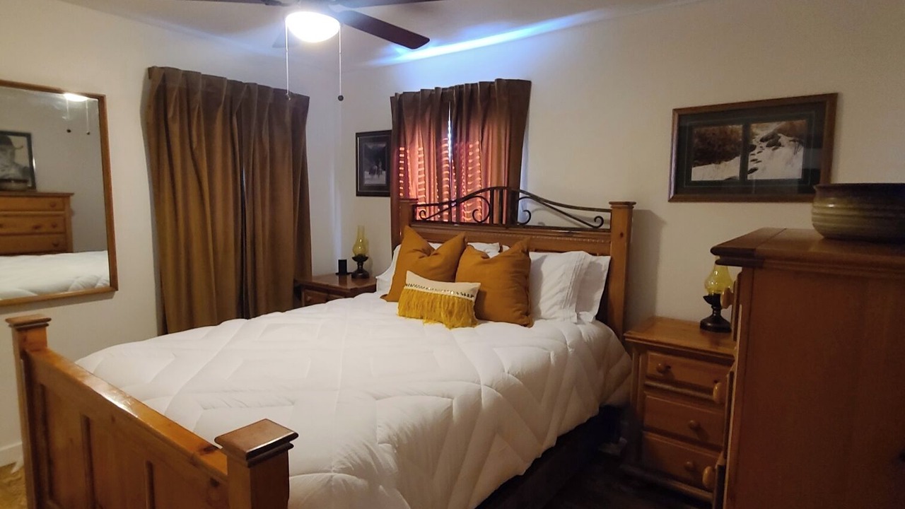 Photo of Bedroom in Penn Valley