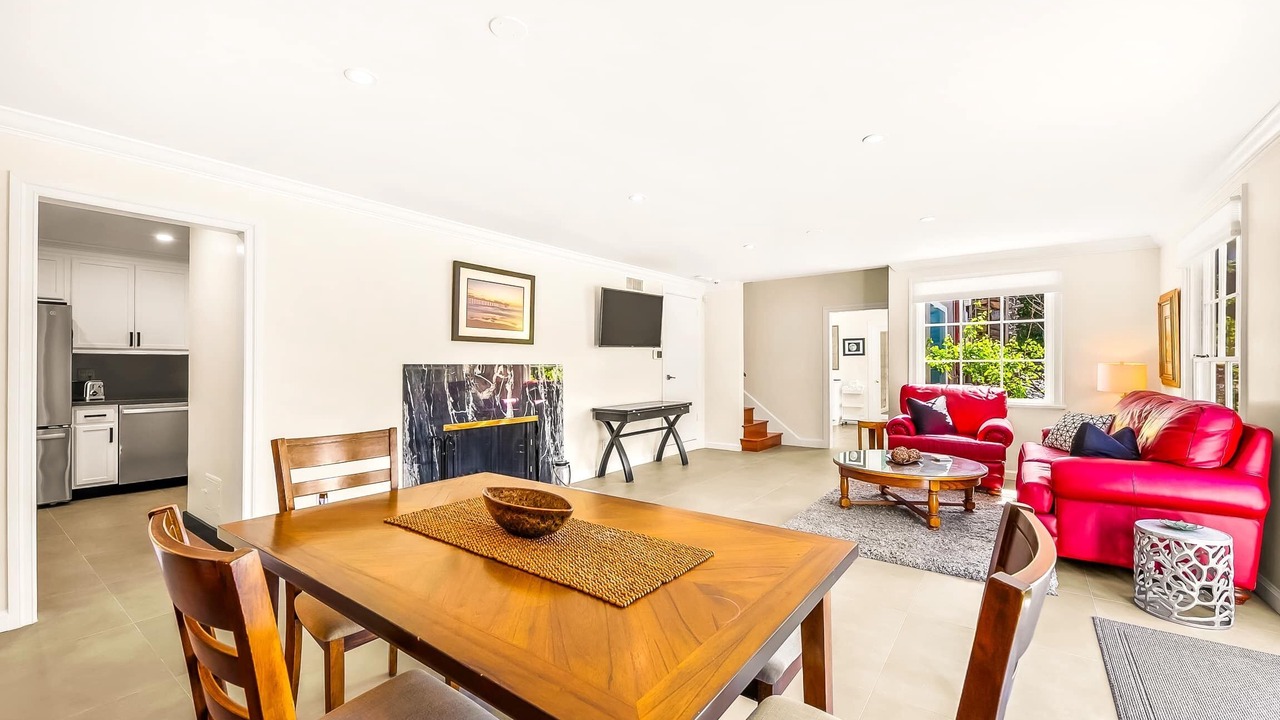 Photo of Livingroom in Village of La Jolla