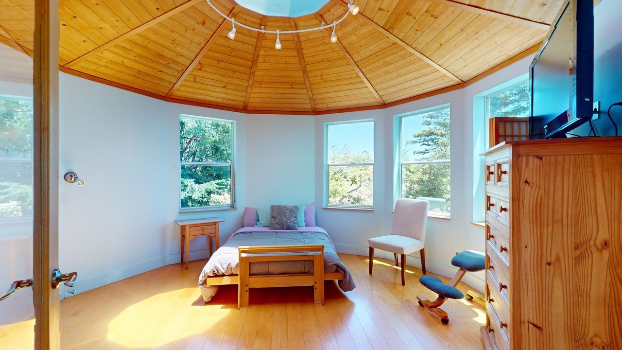 Photo of Bedroom in Gualala