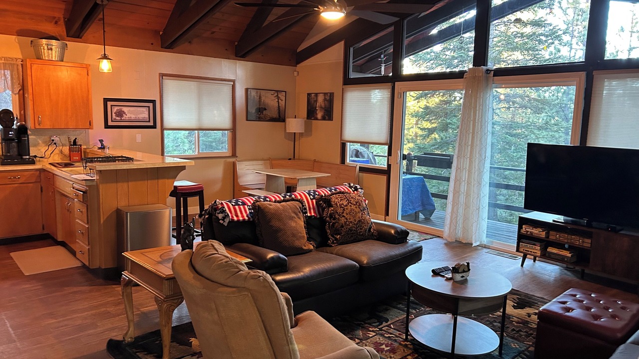 Photo of Livingroom in Ponderosa