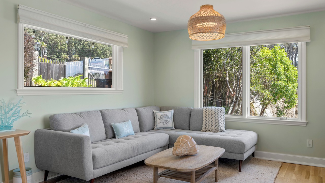 Photo of Livingroom in Jenner