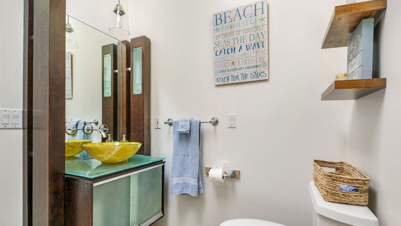 Photo of Bathroom in Harbor